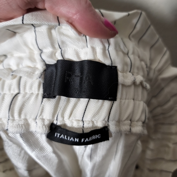 RTA Tara high rise silky stripe Paper Bag shorts in white black stripe size M - Picture 6 of 14